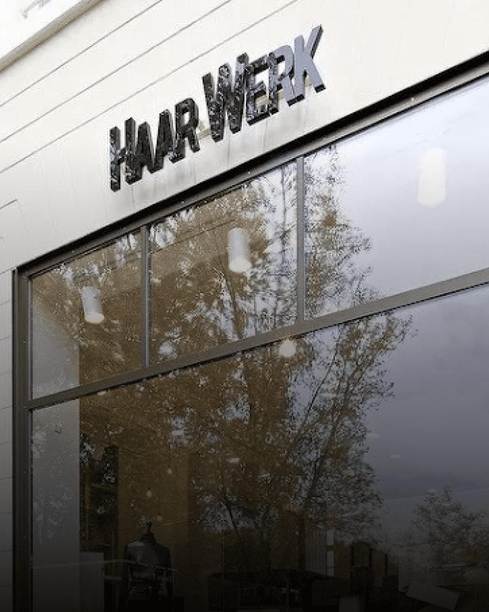 Außenansicht des Salons HaarWerk Frankfurt in der Hochstraße